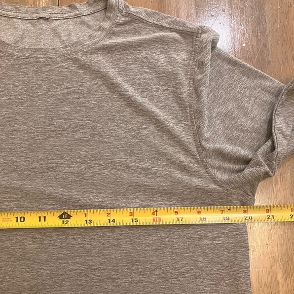Vuori Strato Tech Tee Mens Small Performance Long Sleeve Athleisure Gray - Picture 4 of 6